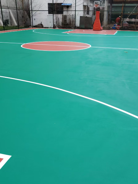 洮南 球场长期使用易出现地面开裂